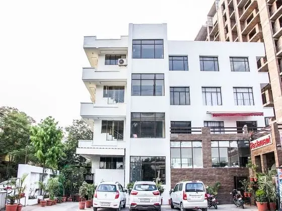Capital O 14864 Hotel Satyam Inn
