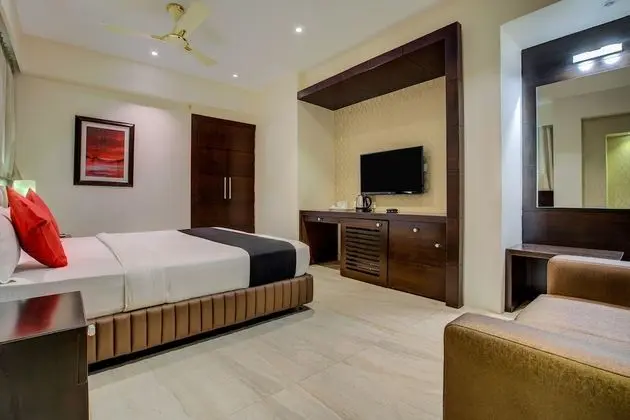 Capital O 16172 Hotel Radiant - Oda