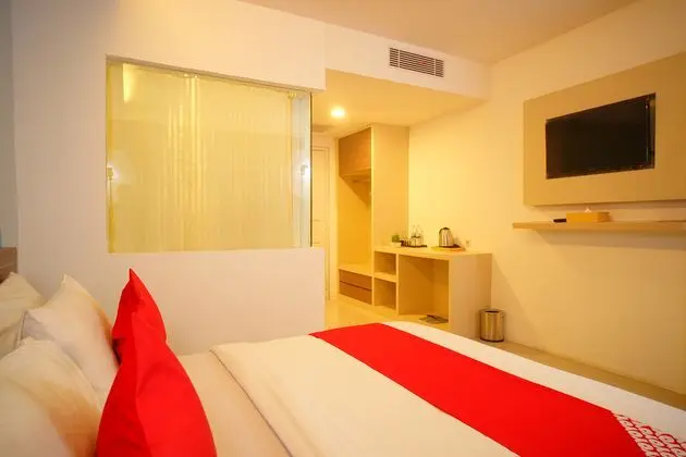 Capital O 166 Hotel Princess - Oda