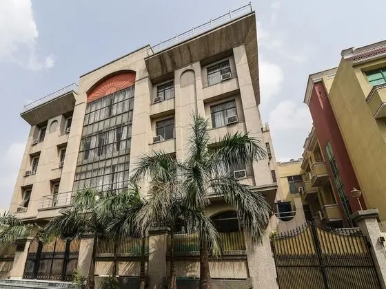 Capital O 16676 near Noida City Center - Dış Mekan