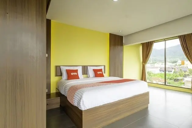 Capital O 1973 Guest House Toserba Selamat Syariah Pelabuhan Ratu - Oda