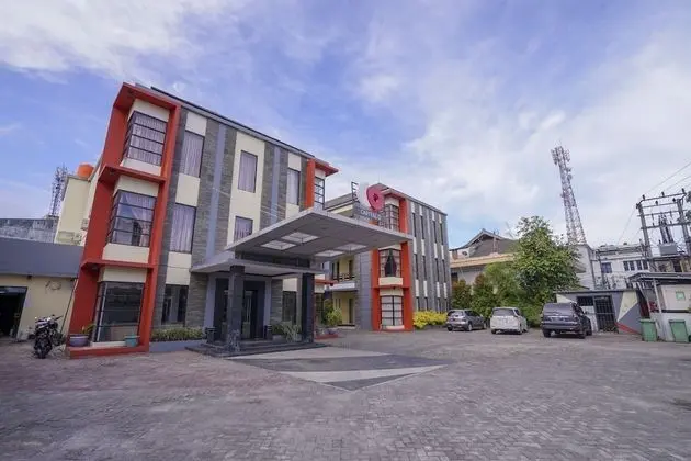 Capital O 2102 Grand Mutiara Hotel - Dış Mekan