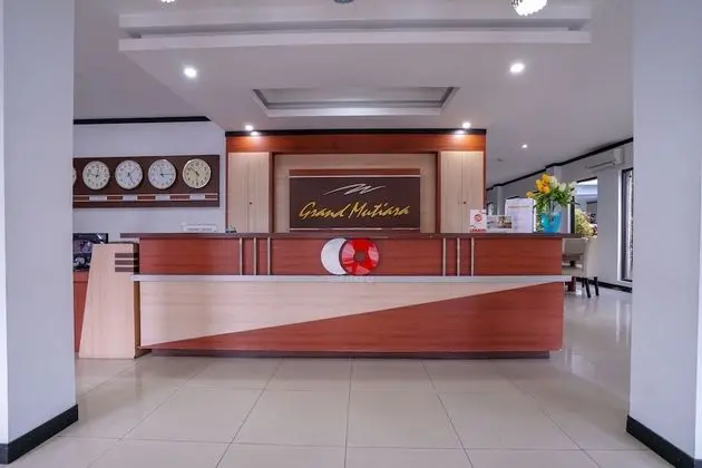 Capital O 2102 Grand Mutiara Hotel - Lobi