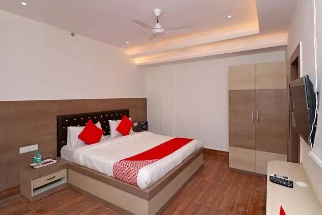 Capital O 22194 Hotel Triveni Sangam
