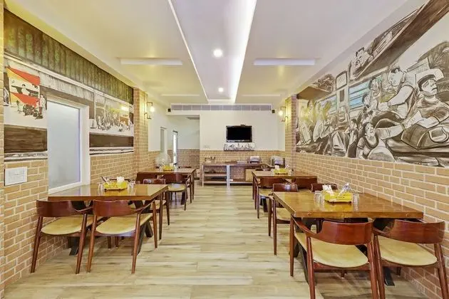 Capital O 2242 Hotel Yuvraj Deluxe