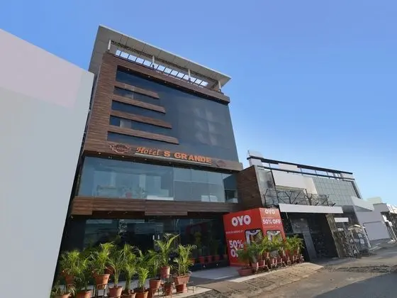 Capital O 22945 Jmc Hotel S-grande - Dış Mekan