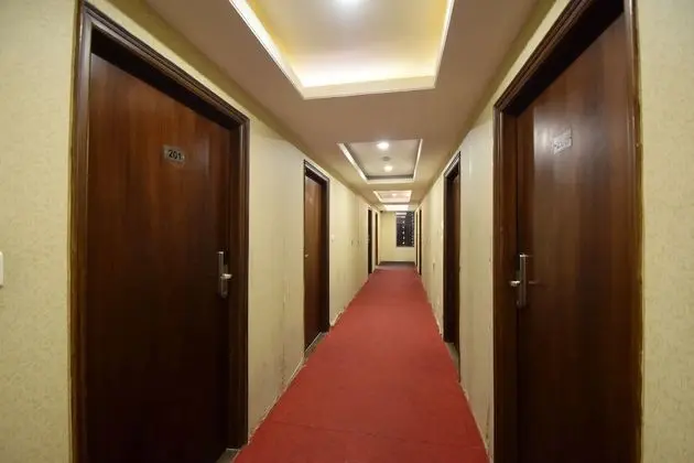 Capital O 23134 Hotel Radiant Star - Lobi