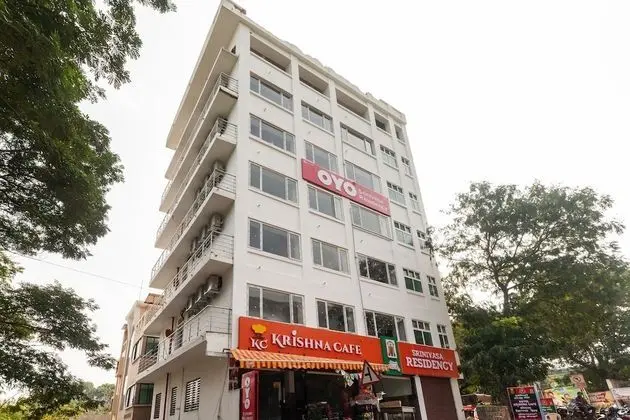 Capital O 27775 Hotel Srinivasa Residency - Dış Mekan