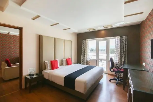 Capital O 30441 Hotel Durgada Siri