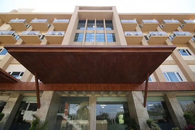 Capital O 30441 Hotel Durgada Siri - Dış Mekan