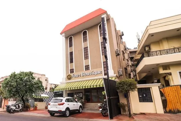 Capital O 353 Hotel Four Boutique - Dış Mekan