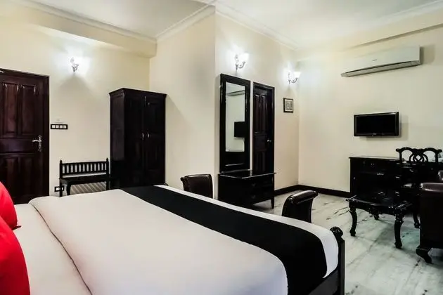 Capital O 353 Hotel Four Boutique - Oda