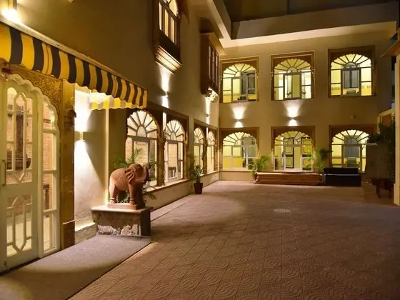 Capital O 35409 Hotel Megh Niwas - Lobi