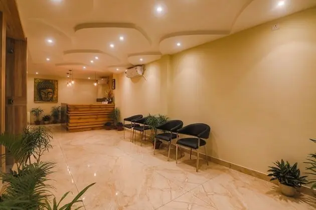 Capital O 36008 Comfort Hotel - Lobi