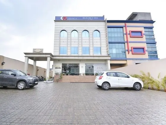 Capital O 37234 Reejas Inns' N' Suites - Dış Mekan