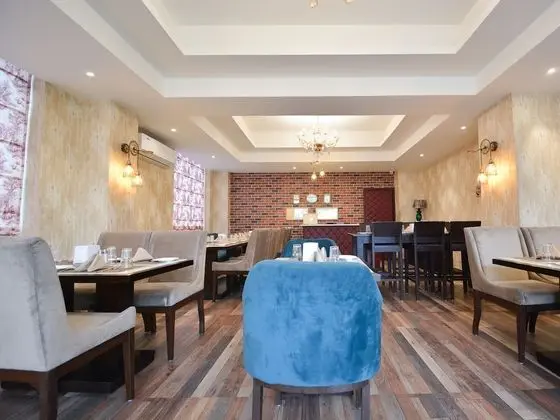 Capital O 37234 Reejas Inns' N' Suites - Lobi