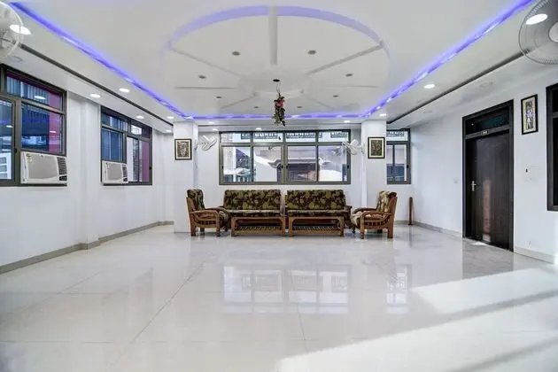 Capital O 38853 S Sumangalam Palace - Lobi