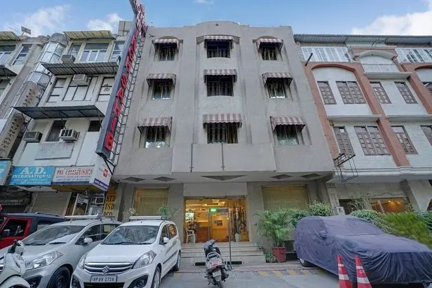 Capital O 41598 Hotel Singh Sahib