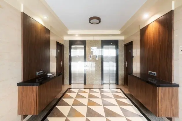 Capital O 44192 Hotel Elite Peak - Lobi