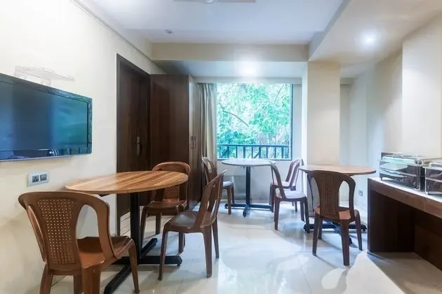 Capital O 44192 Hotel Elite Peak - Yerinde Yemek