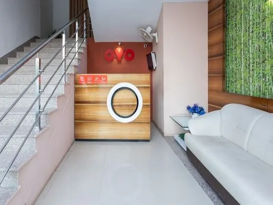 Capital O 44354 Jubilee Banjara Suites - Lobi