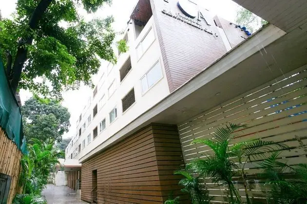 Capital O 45587 The Roa Hotel