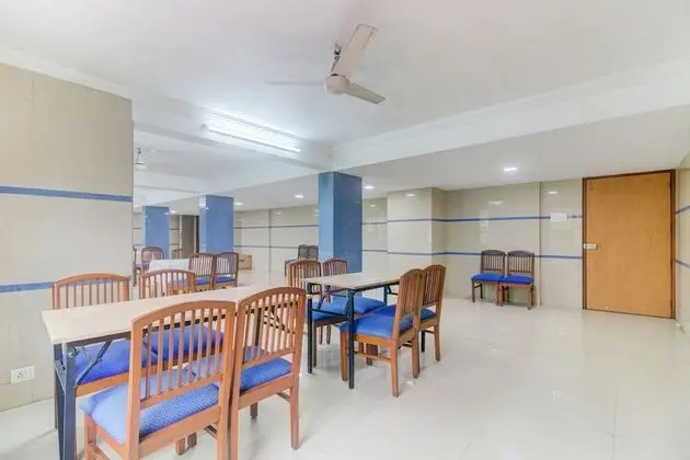 Capital O 45621 Tuliipstays Hotel Ashok Bhiwandi - Yerinde Yemek