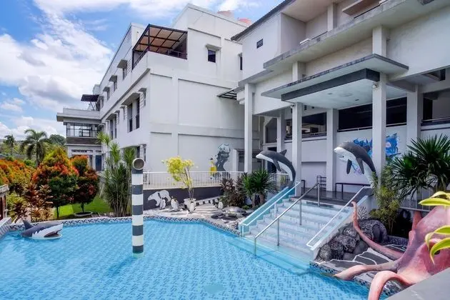 Capital O 459 Kuraya Residence - Havuz