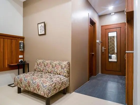 Capital O 460 World Palace Hotel - İç Mekan