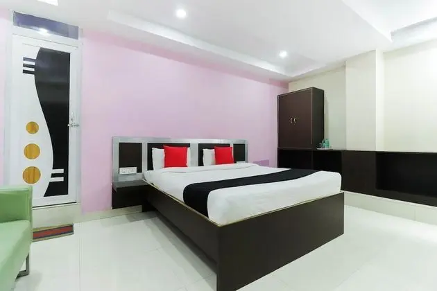 Capital O 49024 Aryavart Hotel - Oda