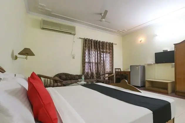 Capital O 49883 Hotel Sutlej Classic - Oda