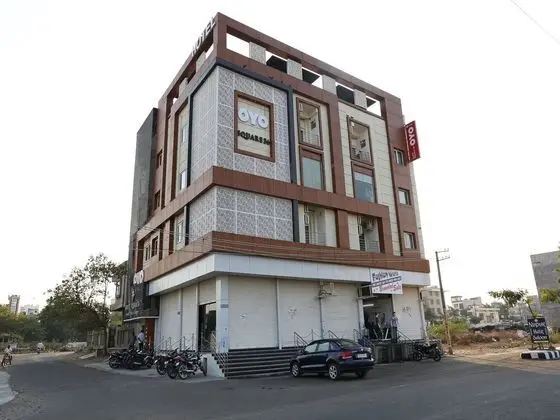 Capital O 5758 Hotel Square 36