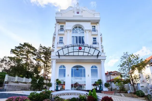 Capital O 585 Saigon Book Da Lat Hotel