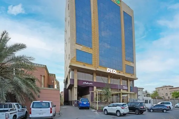 Capital O 596 Garden Palace Hotel - Dış Mekan