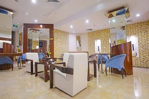 Capital O 596 Garden Palace Hotel - Lobi