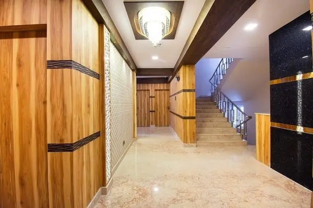 Capital O 60412 Hotel Orion Crystal - Lobi