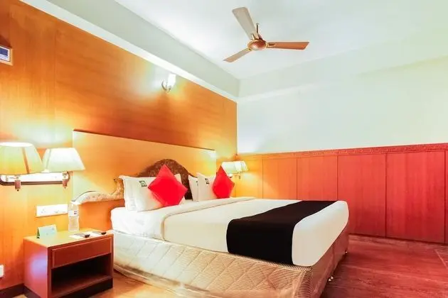 Capital O 61144 Hotel Raj