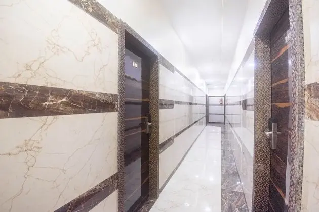 Capital O 62560 Hotel Zaid International - Lobi