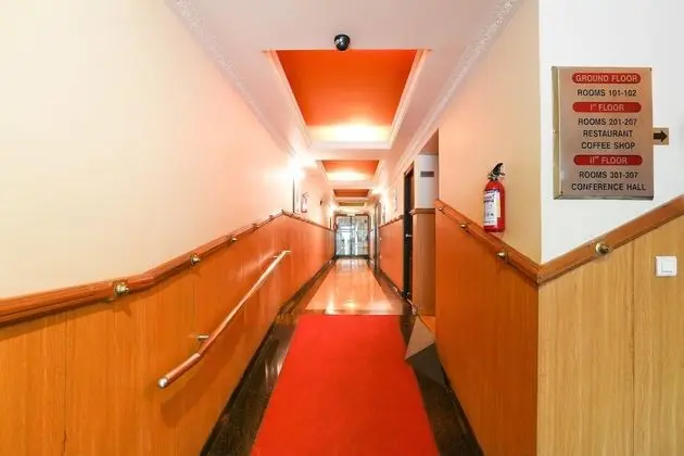 Capital O 72734 Hotel Sri Sai Inn - Lobi