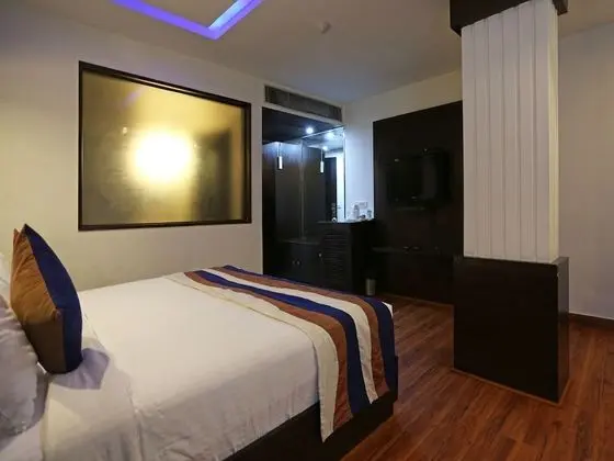 Capital O 7331 Hotel Downtown - Oda