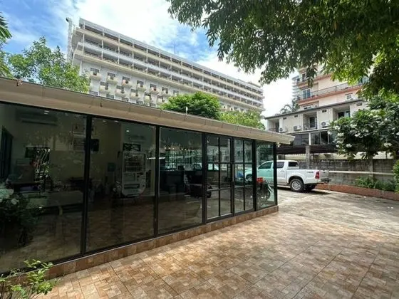 Capital O 75379 Sabai Living Pattaya - Lobi