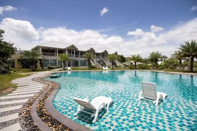 Capital O 804 Greenway Hua Hin Resort - Havuz