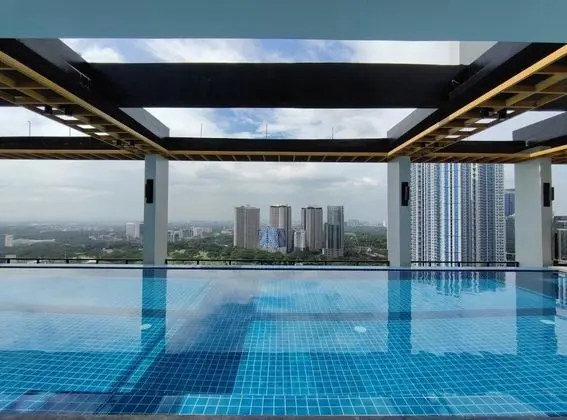 Capital O 804 The Residences at Bonifacio Civic Center
