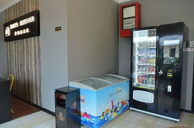 Capital O 90617 Hotel Meliden - Lobi