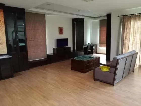 Capital O 90653 Maxwell Inn Boutique Hotel - Lobi