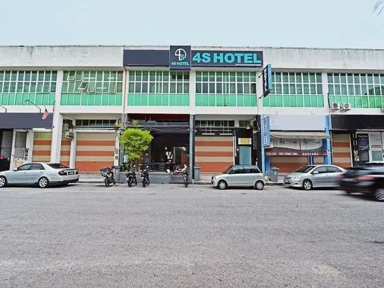 Capital O 90674 4S Hotel