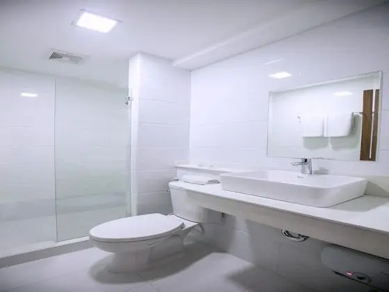 Capital O 911 S Hotel And Residences - Banyo Tipleri