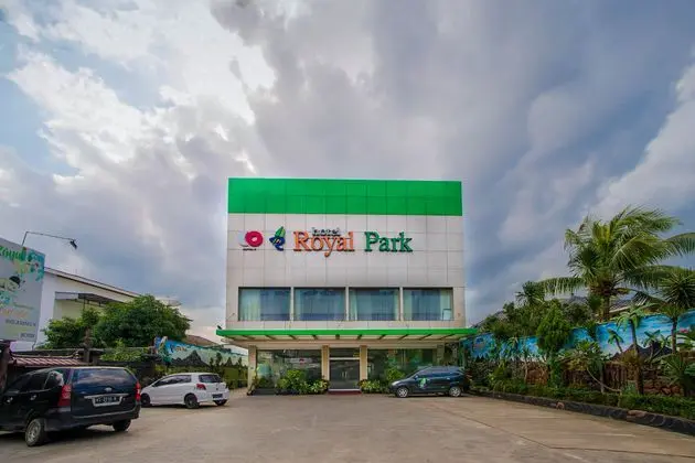 Capital O 949 Royal Park Hotel