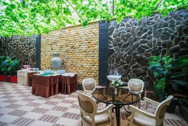 Capital O 949 Royal Park Hotel - Yeme / İçme