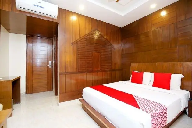 Capital O Hotel Cargo by JD